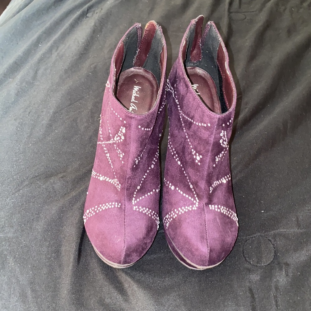 Ankle Boot - Picture 2 of 6